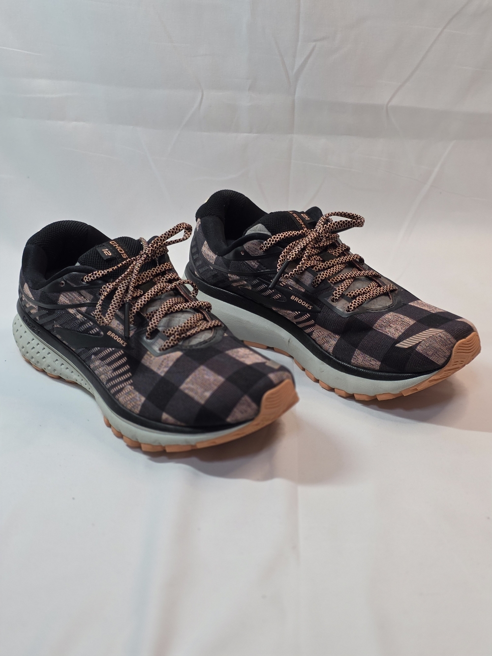 Brooks Women's Black & Tan Checkered Running Shoes Size 8.5